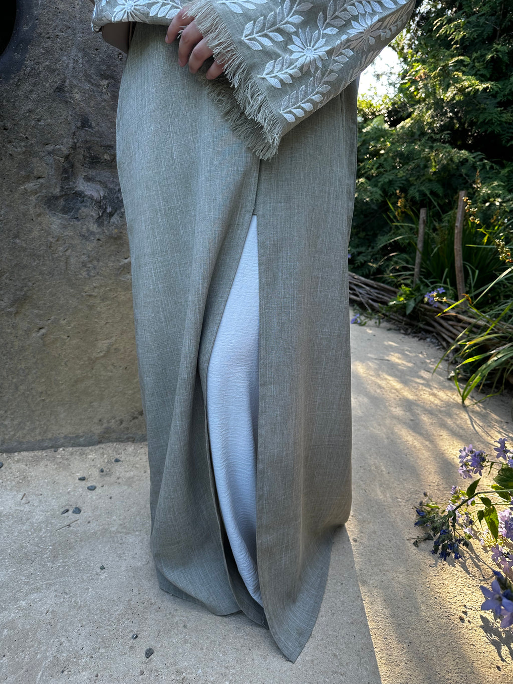 Dusty sage Vivielle Linen Open Abaya