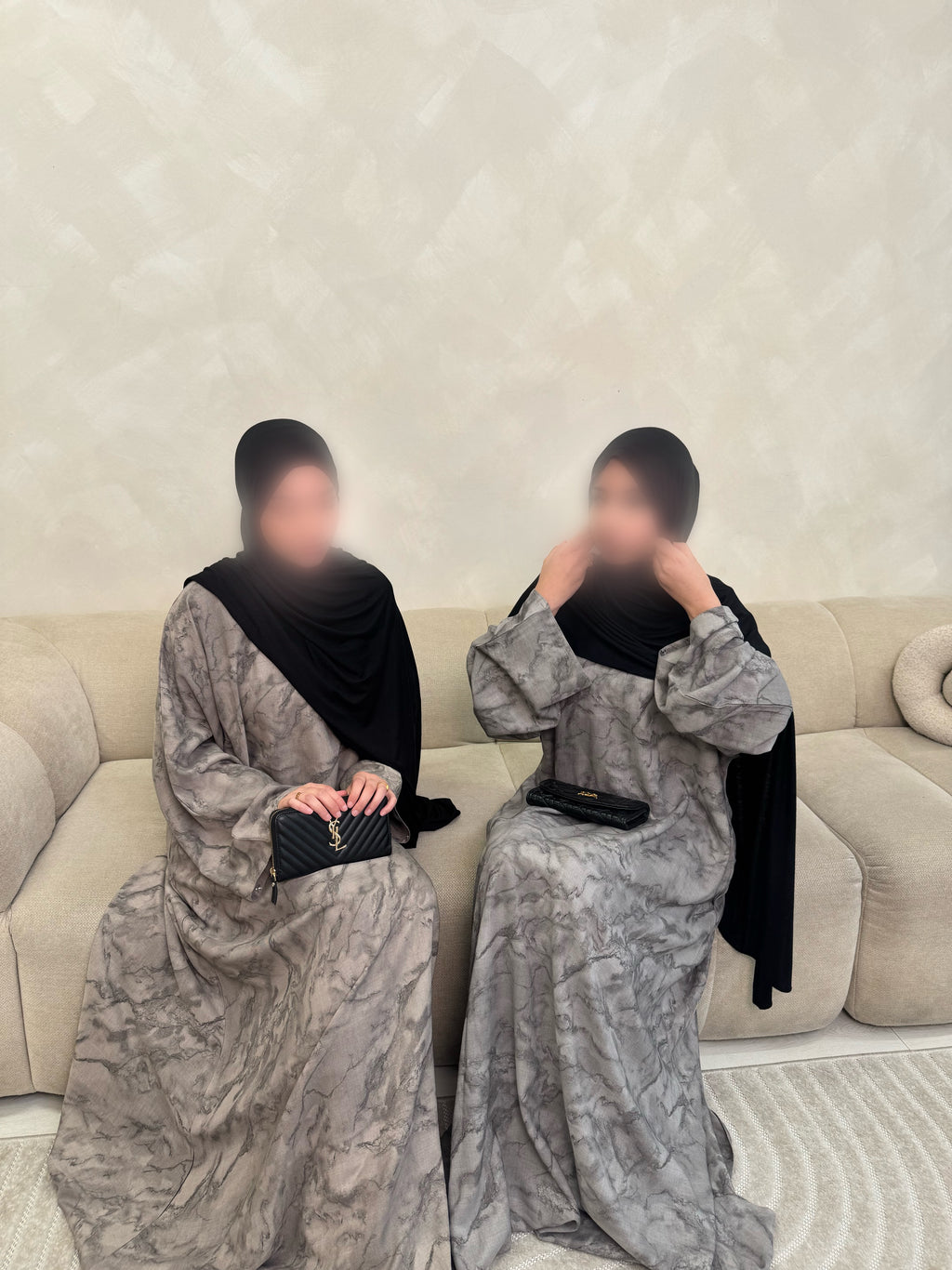 Allas closed Abaya