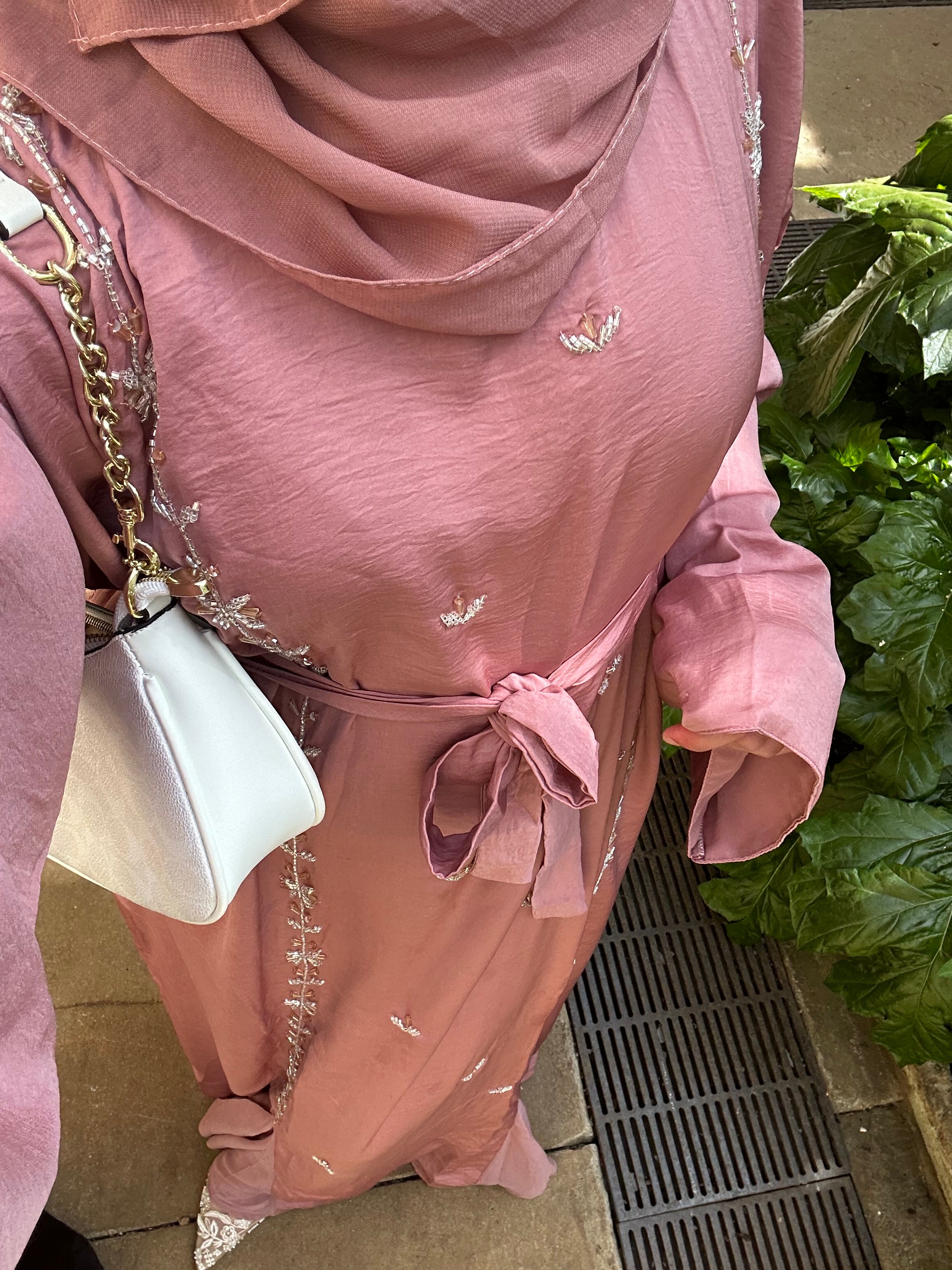 Al-Zahrah Closed Abaya | Sunset Pink