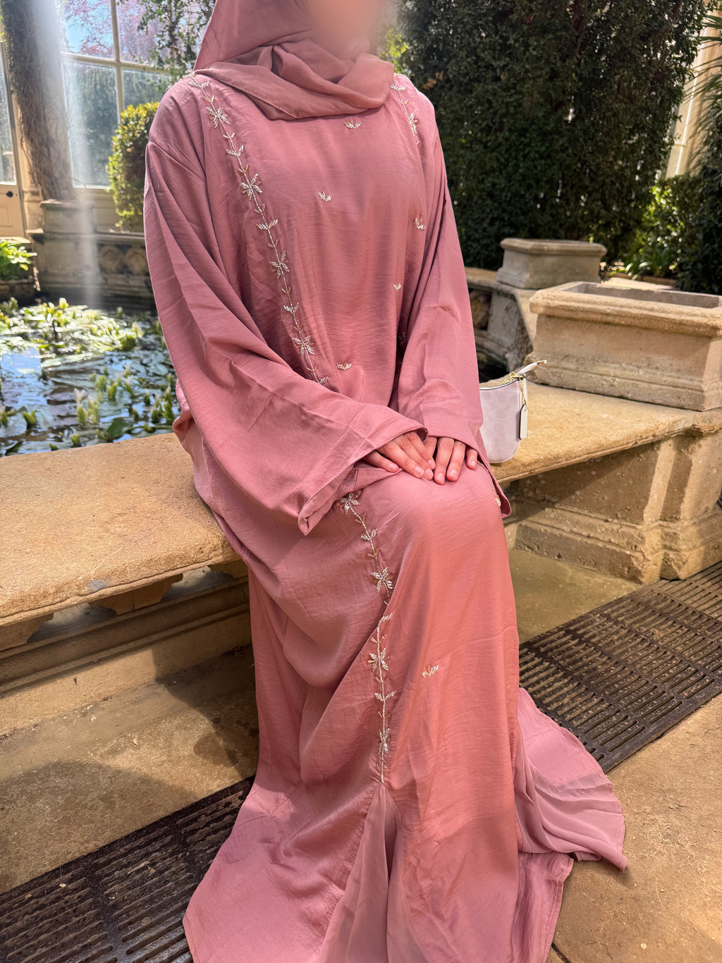 Al-Zahrah Closed Abaya | Sunset Pink