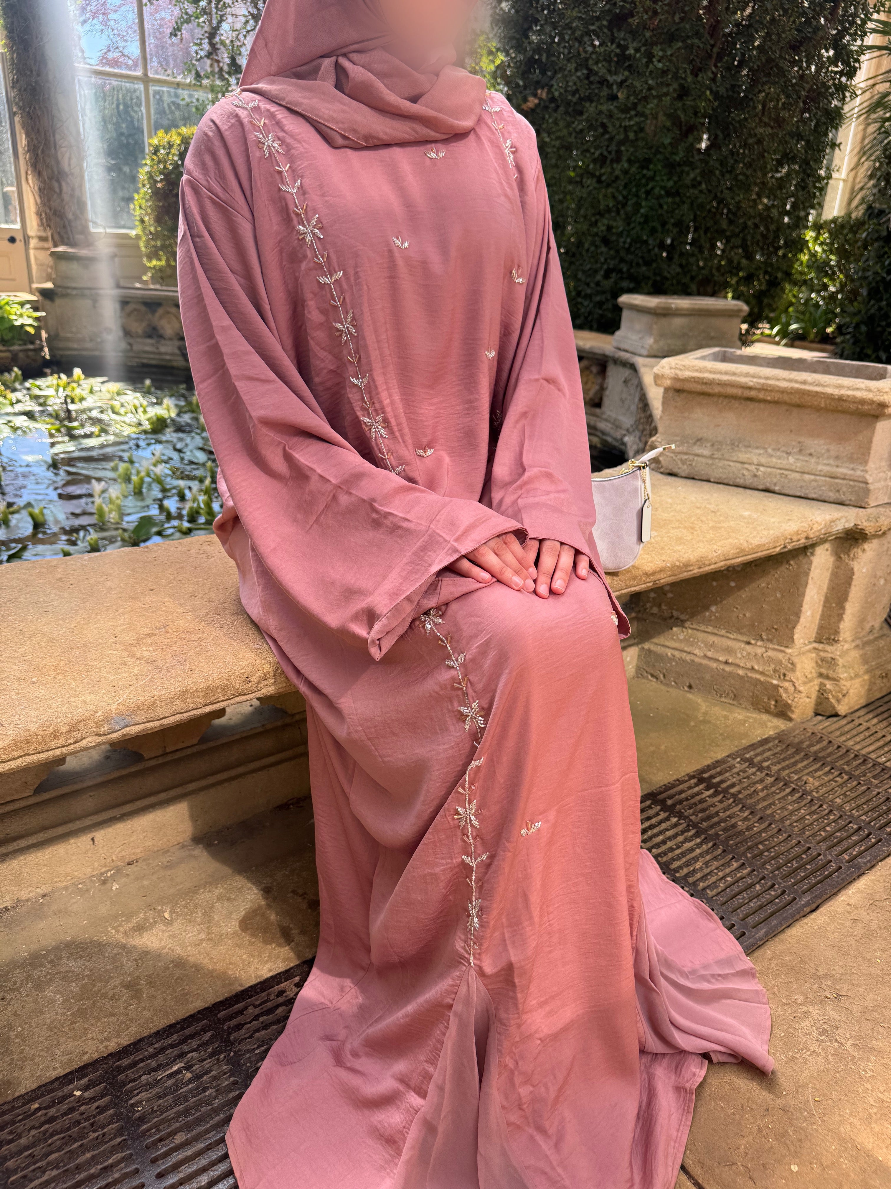 Al-Zahrah Closed Abaya | Sunset Pink