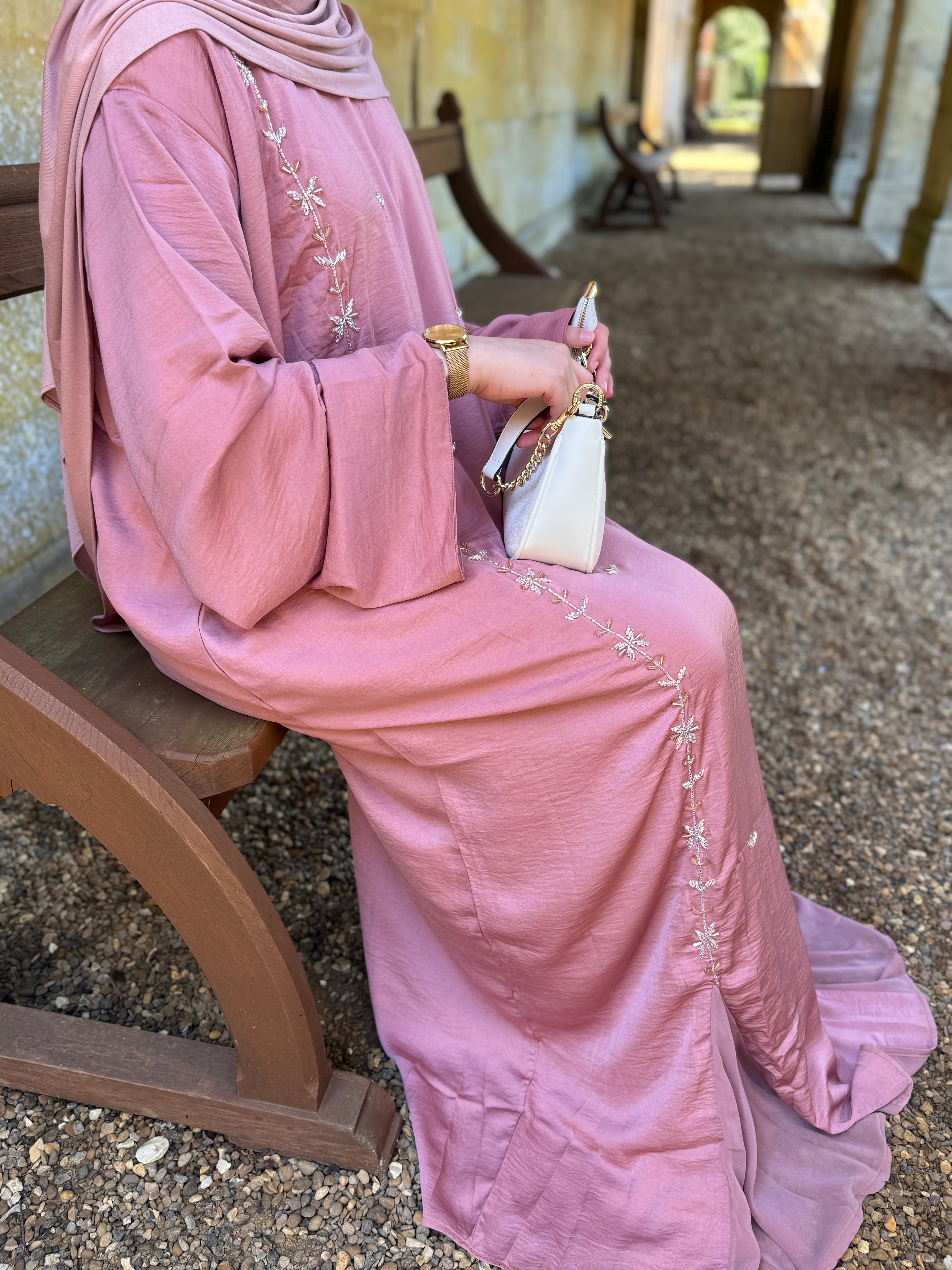 Al-Zahrah Closed Abaya | Sunset Pink